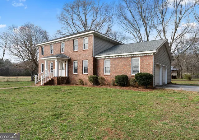 Photo 3 of Single family home for sale at 174 Cline Dr, Cartersville, GA 30120 | MLS# 10706848 | Listing updated on 2026-08-15