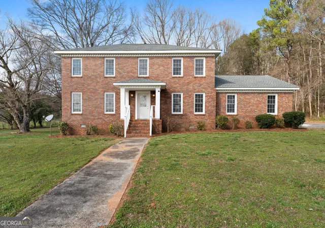 Photo 4 of Single family home for sale at 174 Cline Dr, Cartersville, GA 30120 | MLS# 10706848 | Listing updated on 2026-08-15