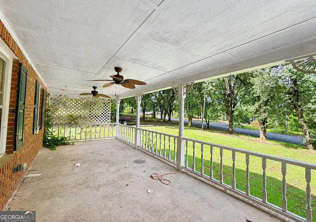 Photo 3 of Sale Pending at 677 Bankshire Dr, Suwanee, GA 30024 | MLS# 10791002 | Listing updated on 2026-08-13