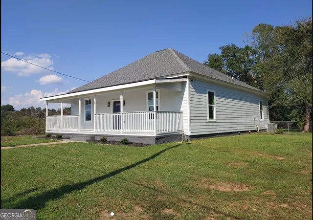 Photo 2 of Single family home for sale at 2 Cedar Ave, Griffin, GA 30223 | MLS# 10824906 | Listing updated on 2026-08-27