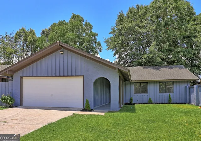 Single family home for sale at 3 Marseilles Ct, Savannah, GA 31419 | MLS# 10880382