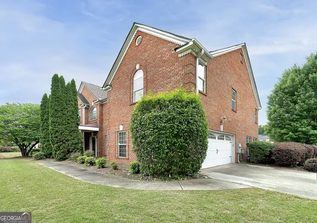 Photo 3 of Single family home for sale at 4201 Donington Way, Hampton, GA 30228 | MLS# 10777553 | Listing updated on 2026-08-07