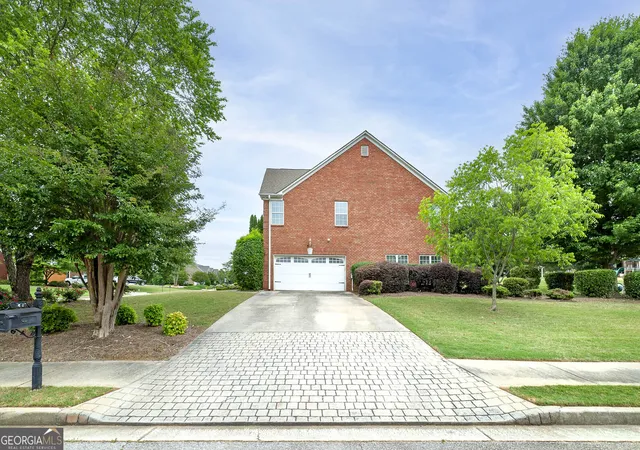 Photo 4 of Single family home for sale at 4201 Donington Way, Hampton, GA 30228 | MLS# 10777553 | Listing updated on 2026-08-07
