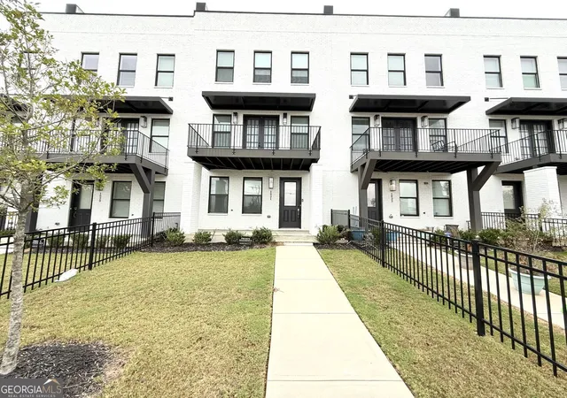 2nd image of 1031 Robert Smalls Wy, Atlanta, GA 30318 | MLS# 10710993