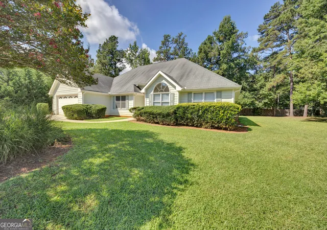 Photo 3 of Single family home for sale at 4860 Thornwood Dr, Covington, GA 30016 | MLS# 10825225 | Listing updated on 2026-09-13