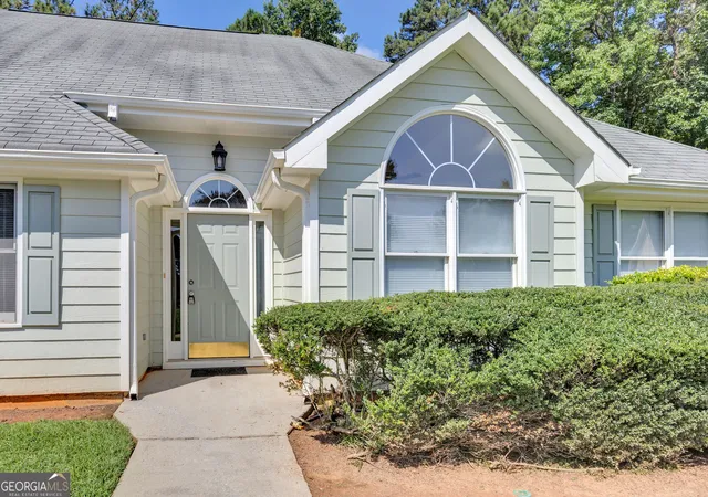 Photo 3 of Single family home for sale at 4860 Thornwood Dr, Covington, GA 30016 | MLS# 10825225 | Listing updated on 2026-09-13