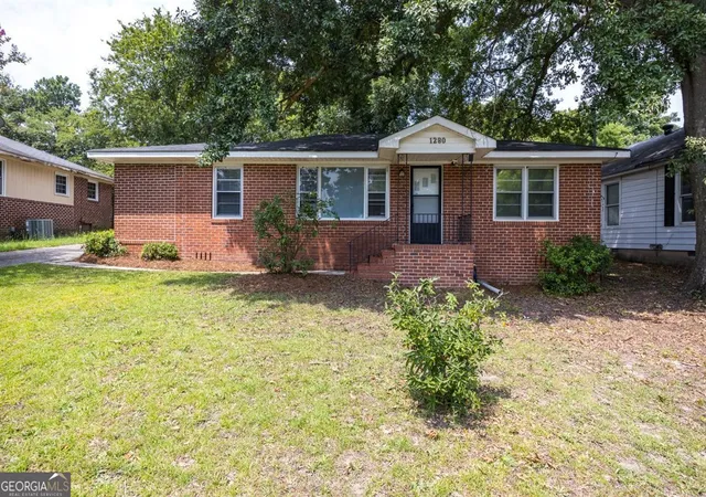 3rd image of 1280 Baker Dr, Macon, GA 31206 | MLS# 10815325