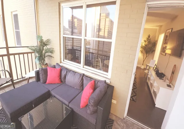 2nd image of 300 W Peachtree St Ne, Atlanta, GA 30308