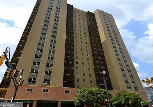 1st image of 300 W Peachtree St Ne #23 F, Atlanta, GA 30332 | MLS# 10733323