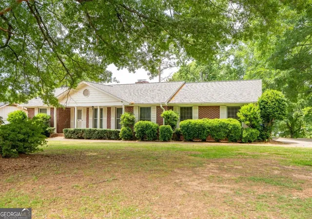 Homes for sale in Sugar Hill, GA | 1334 Sherri Ln, Sugar Hill, GA 30518 | MLS# 10787752