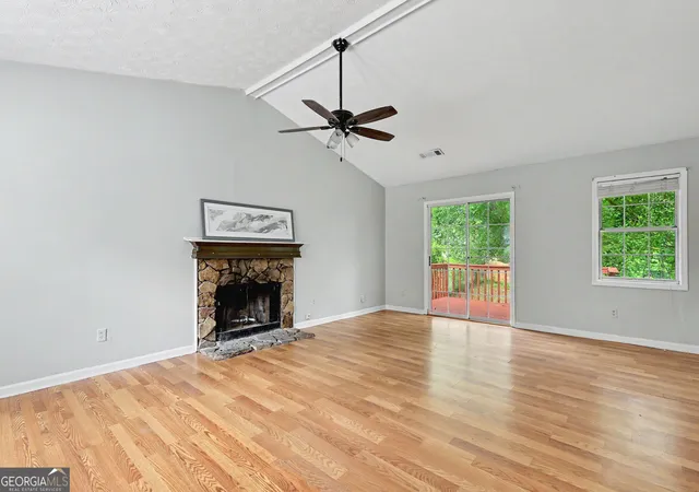 Photo 3 of Single family home for sale at 407 Sheppard Crossing Ct, Stone Mountain, GA 30083 | MLS# 10835633 | Listing updated on 2026-09-11