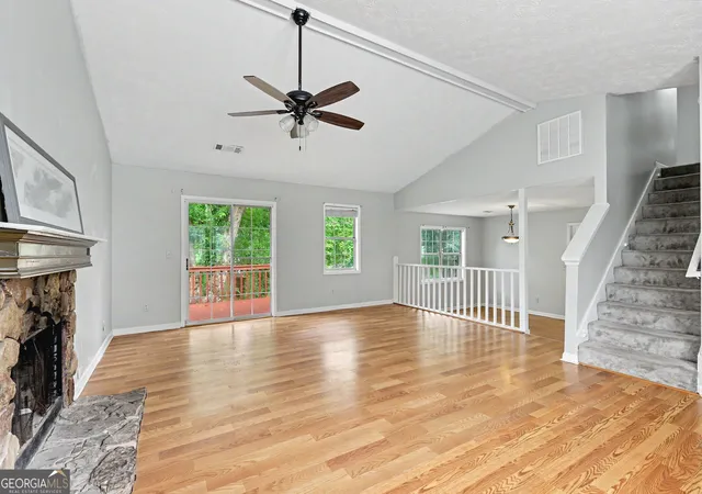 Photo 4 of Single family home for sale at 407 Sheppard Crossing Ct, Stone Mountain, GA 30083 | MLS# 10835633 | Listing updated on 2026-09-11