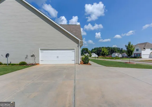 Photo 3 of Single family home for sale at 1173 Pine View Trl, Monroe, GA 30656 | MLS# 10829141 | Listing updated on 2026-10-06