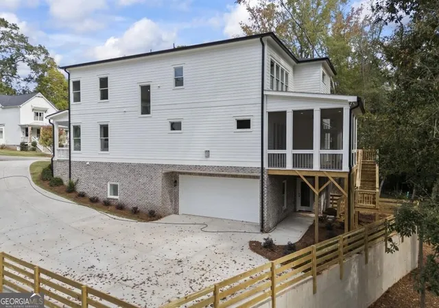 Photo 3 of Single family home for sale at 611 Foster Park Ln, Madison, GA 30650 | MLS# 10738739 | Listing updated on 2026-09-28