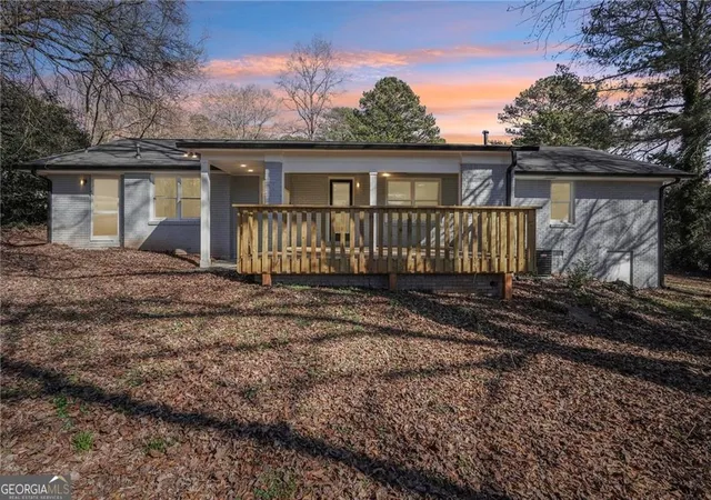Photo 2 of Single family home for sale at 507 Castleaire Dr, Stone Mountain, GA 30087 | MLS# 10793850 | Listing updated on 2026-09-17