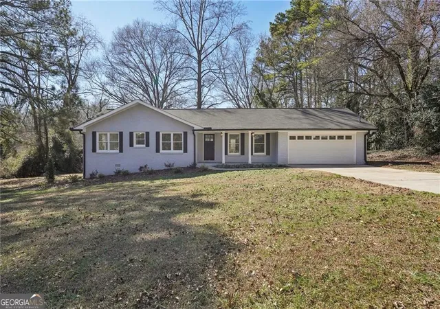 Photo 4 of Single family home for sale at 507 Castleaire Dr, Stone Mountain, GA 30087 | MLS# 10793850 | Listing updated on 2026-09-20