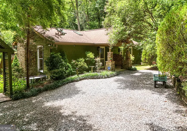 2nd image of 858 Wooten Rd, Cleveland, GA 30528 | MLS# 10828374