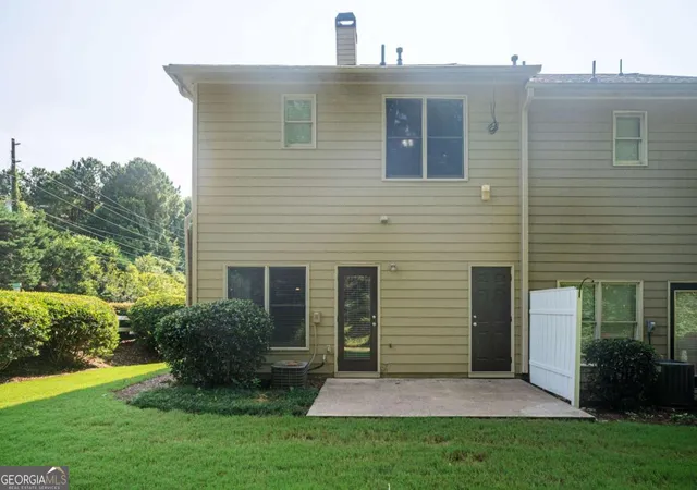 Photo 4 of Townhouse for sale at 100 Red Barn Ln, Acworth, GA 30102 | MLS# 10826959 | Listing updated on 2026-08-30