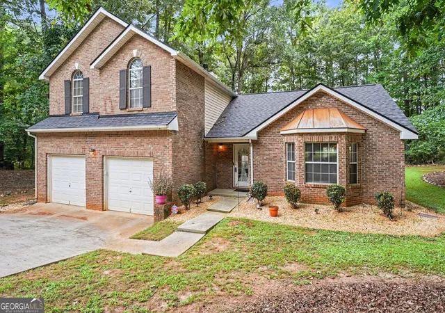Photo 2 of Single family home for sale at 105 Ashtonbrook Dr, Mcdonough, GA 30252 | MLS# 10828591 | Listing updated on 2026-09-11