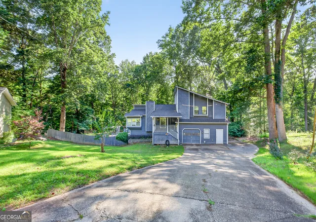 Photo 3 of Sale Pending at 3328 Hidden Blf Trl, Snellville, GA 30039 | MLS# 10544559 | Listing updated on 2025-10-09