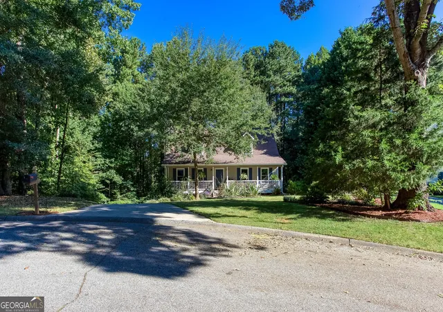 Photo 3 of Single family home for sale at 178 N Springs Ct, Acworth, GA 30101 | MLS# 10831838 | Listing updated on 2026-10-23