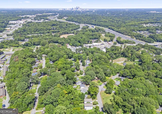 Photo 2 of Single family home for sale at 2821 7Th St Sw, Atlanta, GA 30315 | MLS# 10835787 | Listing updated on 2026-09-12