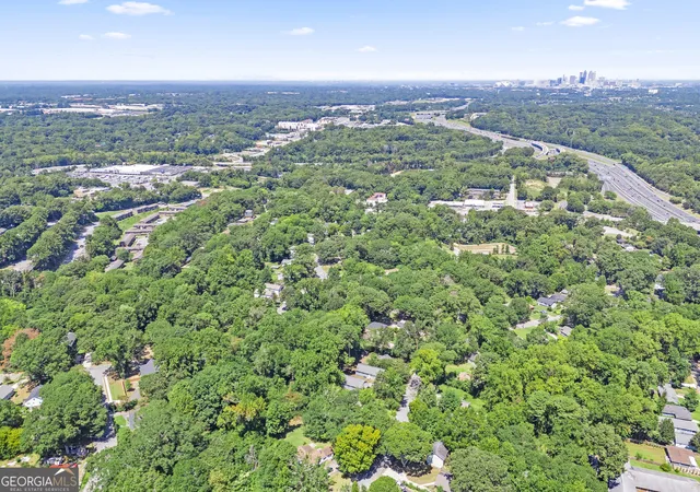 Photo 3 of Single family home for sale at 2821 7Th St Sw, Atlanta, GA 30315 | MLS# 10835787 | Listing updated on 2026-09-12