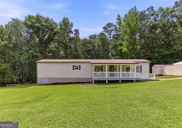 Homes for sale in Hull, GA | 202 Oak Cir, Hull, GA 30646 | MLS# 10800153