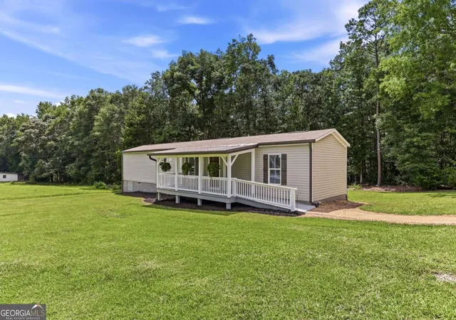 Homes for sale in Hull, GA | 202 Oak Cir, Hull, GA 30646 | MLS# 10800153