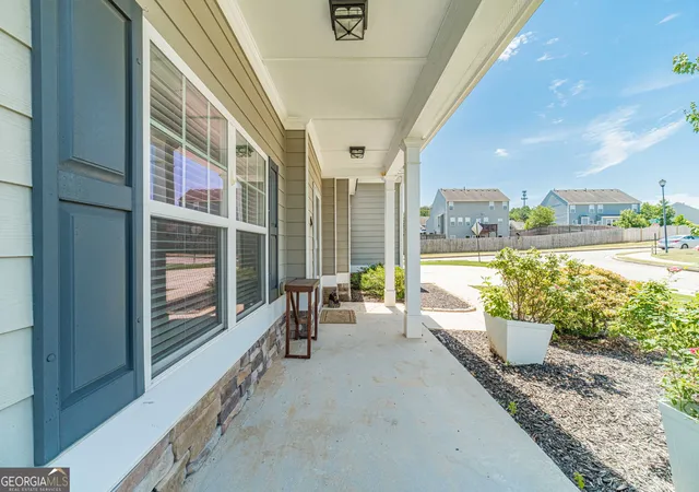 Photo 2 of Single family home for sale at 1102 Bald Eagle Tr, Hoschton, GA 30548 | MLS# 10835955 | Listing updated on 2026-09-13