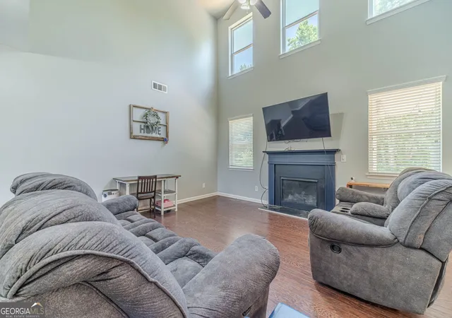 Photo 4 of Single family home for sale at 1102 Bald Eagle Tr, Hoschton, GA 30548 | MLS# 10835955 | Listing updated on 2026-09-13