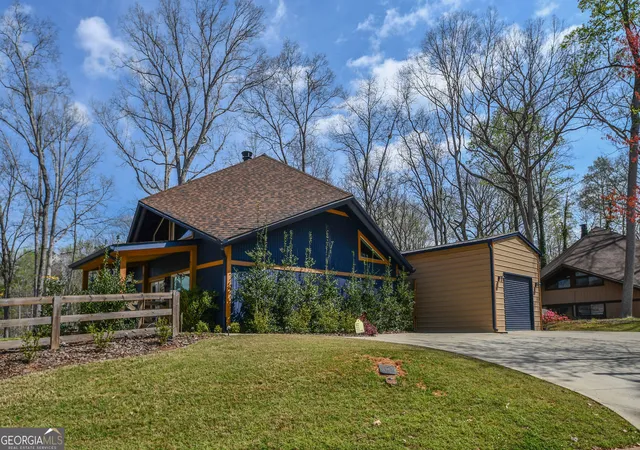 Photo 3 of Single family home for sale at 3418 The Trl Rd, Gainesville, GA 30501 | MLS# 10722662 | Listing updated on 2026-09-11