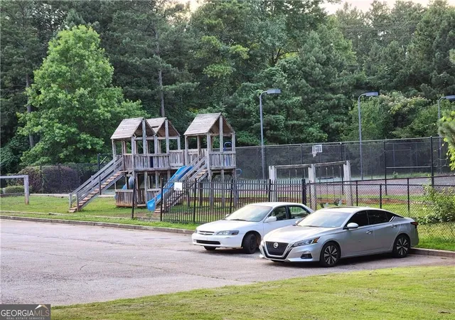 Listing Photo 2 - Condo for sale in building located at 7712 Autry Cir, Douglasville, GA 30134 - Unit #516