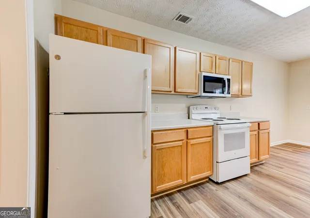 Photo 4 of Sale Pending at 6093 Brookechase Ln, Norcross, GA 30093 | MLS# 10783357 | Listing updated on 2026-08-27