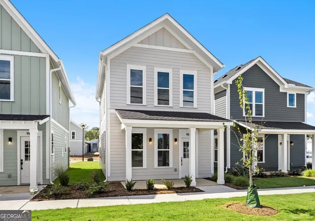 Photo 1 of Single family home for sale at 902 S Hamilton St, Dalton, GA 30720 | MLS# 10868666 | Listing updated on 2026-10-23