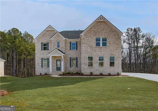 Photo 2 of Single family home for sale at 213 Delta Dr, Mcdonough, GA 30253 | MLS# 10787013 | Listing updated on 2026-06-30
