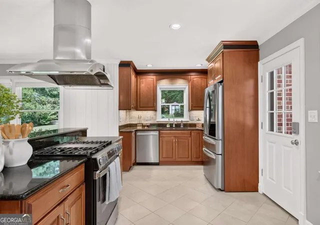 5th image of 1355 Amanda Cir, Decatur, GA 30033 | MLS# 10789176