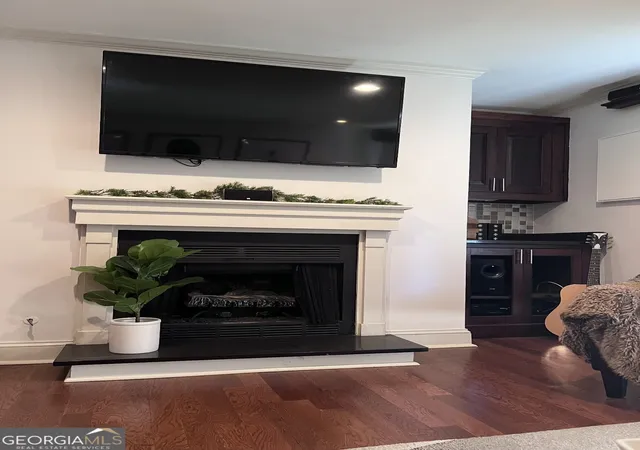 Listing Photo 4 - Condo for sale in building located at 705 Cumberland Ct SE, Smyrna, GA 30080