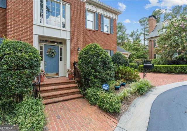 Photo 2 of Single family home for sale at 1951 Winchelsea Ct W, Atlanta, GA 30338 | MLS# 10825154 | Listing updated on 2026-09-10