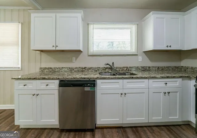 2nd image of 3904 W Hilda Cir, Decatur, GA 30035 | MLS# 10709473