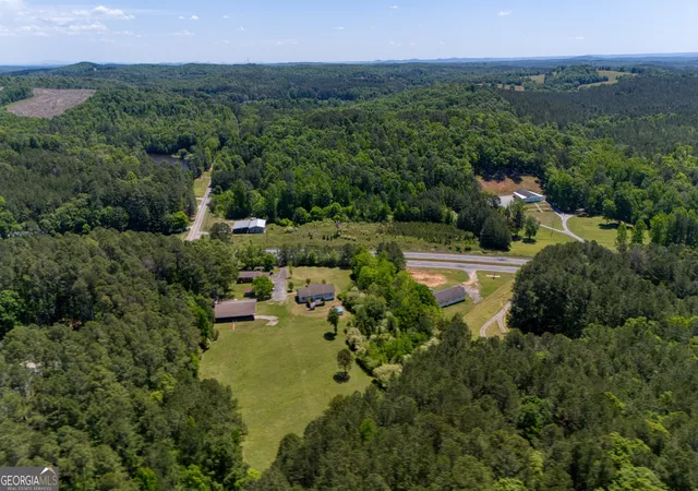 Photo 4 of House for sale at 5854 Cedartown Hwy SW, Lindale, GA 30147 | MLS# 10763830 | Listing updated on 2026-06-19