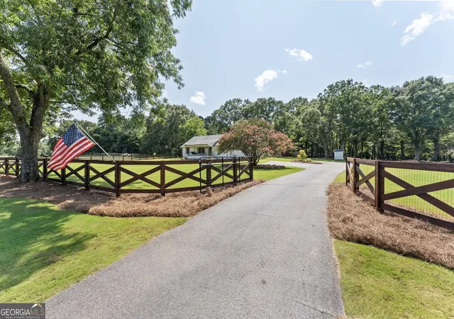 Photo 3 of Single family home for sale at 2300 Colham Ferry Rd, Watkinsville, GA 30677 | MLS# 10825837 | Listing updated on 2026-08-28