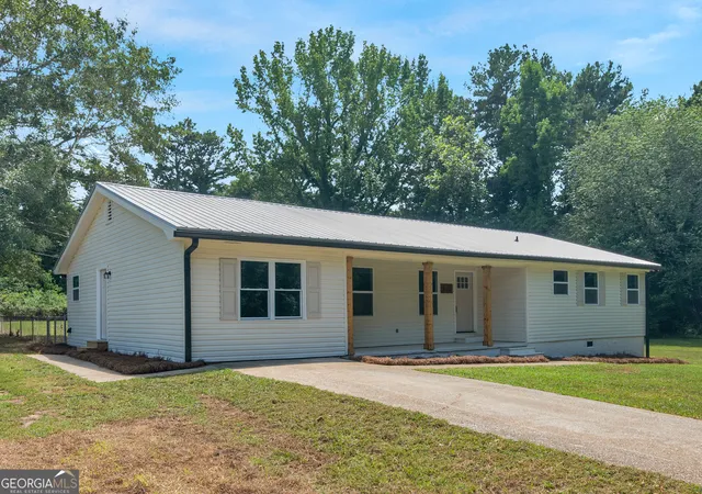 2nd image of 976 Hampton Locust Grove Rd, Hampton, GA 30228 | MLS# 10807980