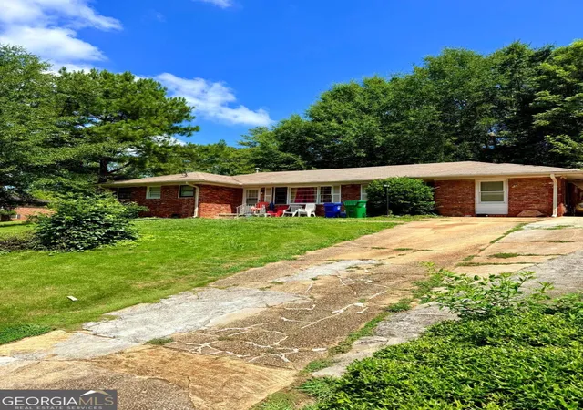 Photo 1 of Sale Pending at 3304 Casa Linda Dr, Decatur, GA 30032 | MLS# 10808618 | Listing updated on 2026-09-23
