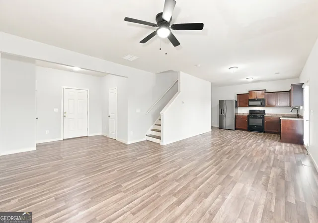 Photo 2 of Single family home for sale at 1043 Sutherland Dr, Winder, GA 30680 | MLS# 10823748 | Listing updated on 2026-09-12