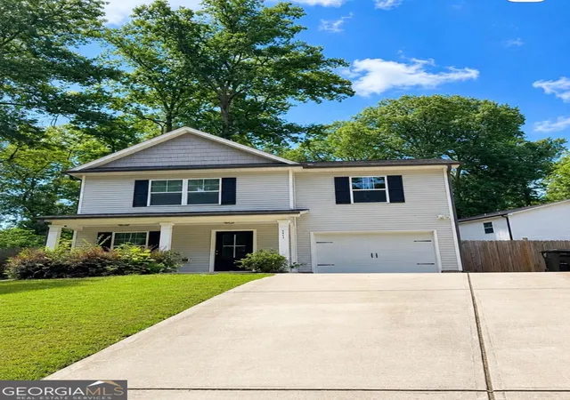 Photo 3 of Single family home for sale at 2445 Fleetwood Dr, Cumming, GA 30041 | MLS# 10786527 | Listing updated on 2026-10-16