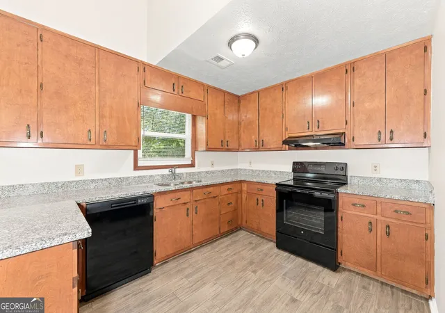 Photo 4 of Single family home for sale at 664 Wallington Wy, Lawrenceville, GA 30046 | MLS# 10835035 | Listing updated on 2026-09-11
