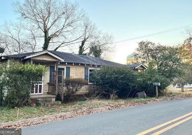 1st image of 608 E Wall St, Griffin, GA 30223 | MLS# 10832507