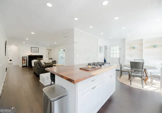 Photo 3 of Single family home for sale at 4962 Dewberry Cir, Acworth, GA 30101 | MLS# 10799722 | Listing updated on 2026-09-11