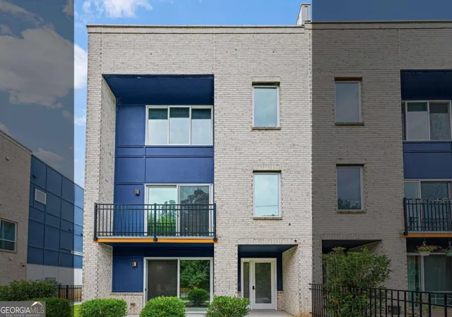 Photo 2 of Townhouse for sale at 1585 Rock Dam Dr, Atlanta, GA 30317 | MLS# 10822822 | Listing updated on 2026-09-17